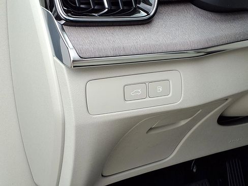 New 2026 Volvo XC90 T8 Ultra w/ Lounge Package AWD/4WD image 12