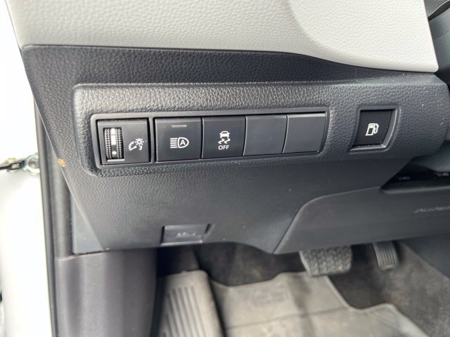 Used 2026 Toyota Corolla SE FWD image 32