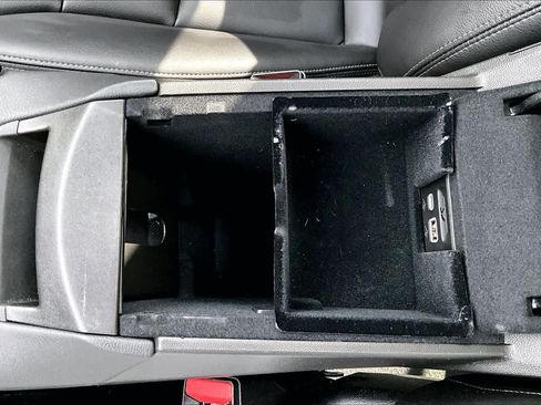 Used 2023 Cadillac XT6 Luxury FWD image 35