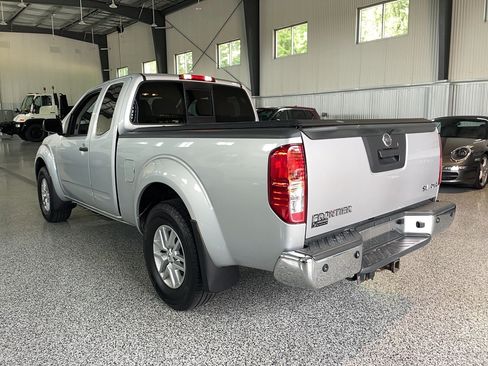 Used 2017 Nissan Frontier SV w/ SV Value Truck Package AWD/4WD image 15
