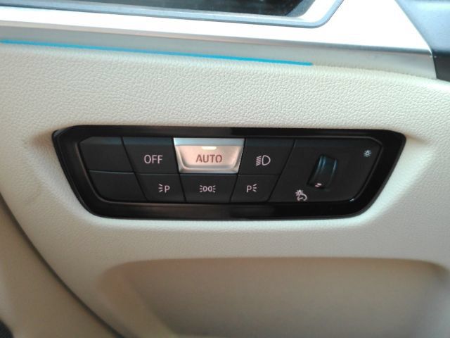 Used 2023 BMW i4 eDrive40 w/ Premium Package RWD image 39