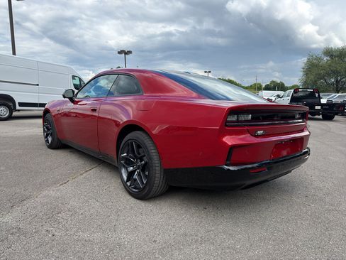 Used 2024 Dodge Charger Daytona R/T w/ Plus Group AWD/4WD image 7