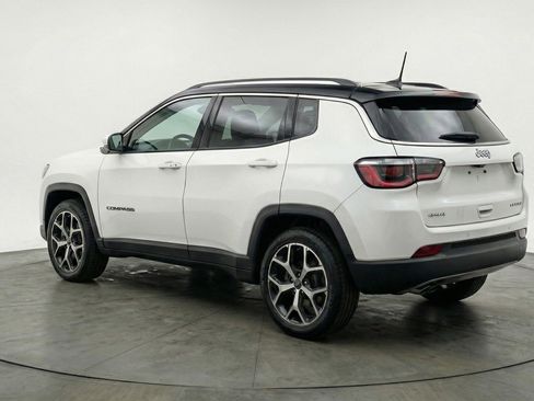 Used 2025 Jeep Compass Limited image 6