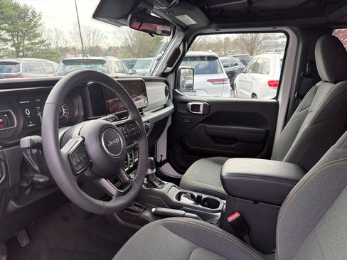Certified 2025 Jeep Wrangler Sport AWD/4WD image 13