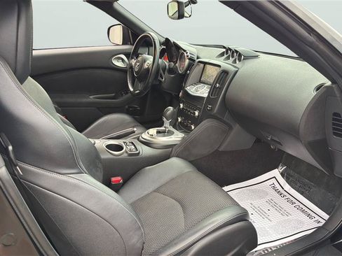 Used 2010 Nissan 370Z Touring w/ Sport Pkg RWD image 15