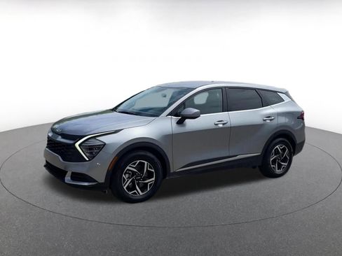 Used 2025 Kia Sportage LX FWD image 7