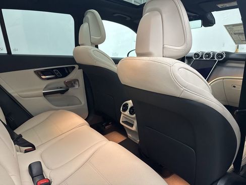 Used 2026 Mercedes-Benz GLC 300 GLC 300 image 24