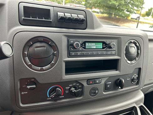 Used 2024 Ford E-450 and Econoline 450 Super Duty w/ Driver's Safety Package image 21