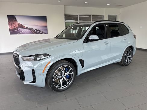 New 2026 BMW X5 xDrive50e w/ M Sport Package image 4