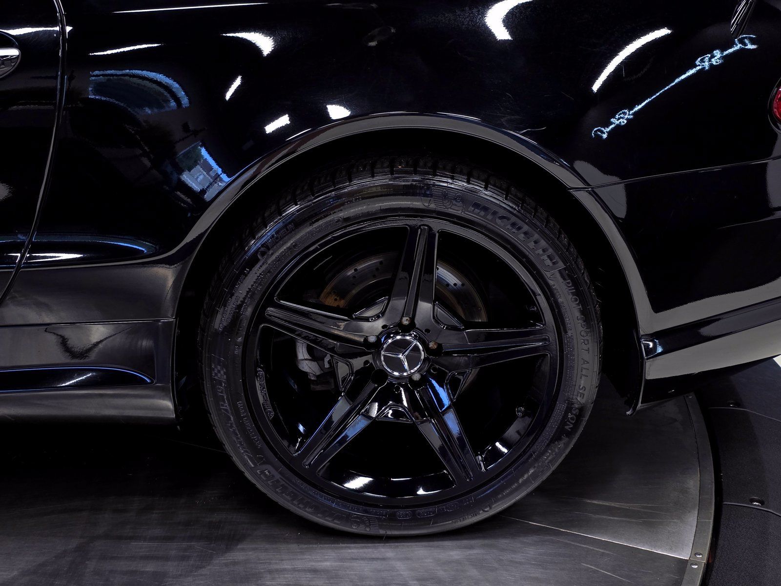 Used 2011 Mercedes-Benz SL 550 image 38