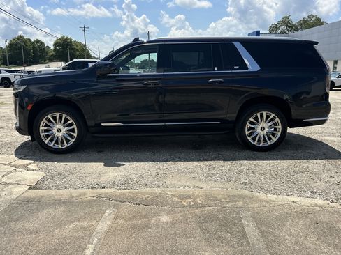 Certified 2021 Cadillac Escalade ESV Premium Luxury AWD/4WD image 9