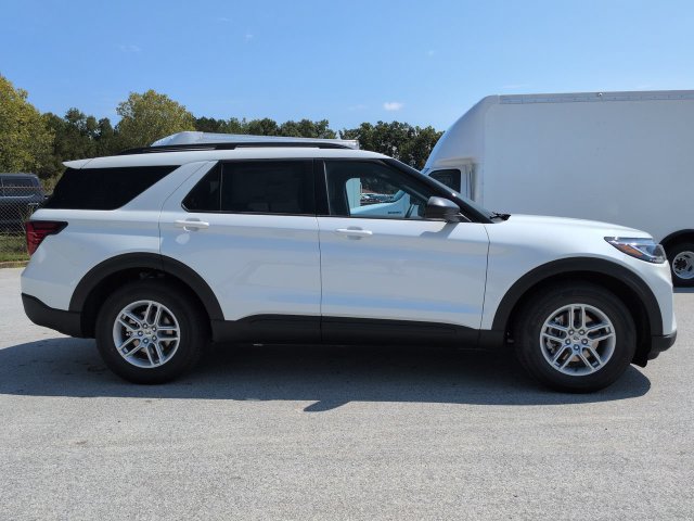 New 2027 Ford Explorer Active RWD image 3