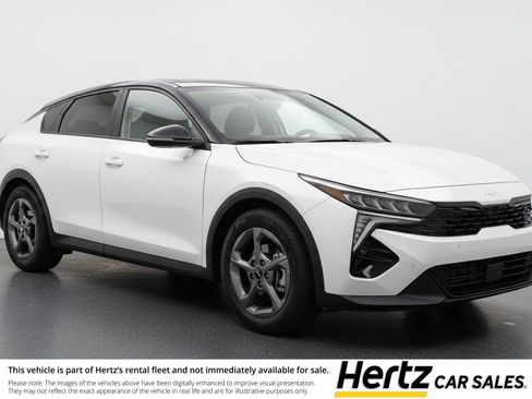 Used 2025 Kia K4 LXS FWD image 1