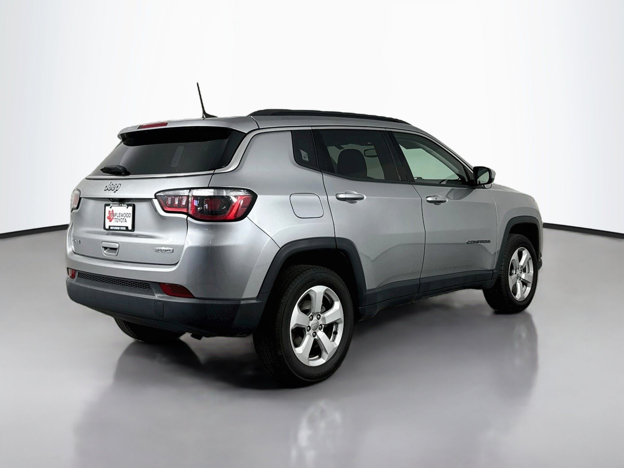 Used 2018 Jeep Compass Latitude w/ Popular Equipment Group AWD/4WD image 7