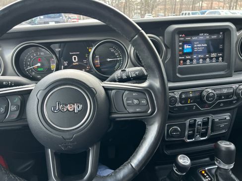 Used 2023 Jeep Wrangler Unlimited w/ Cold Weather Group image 13