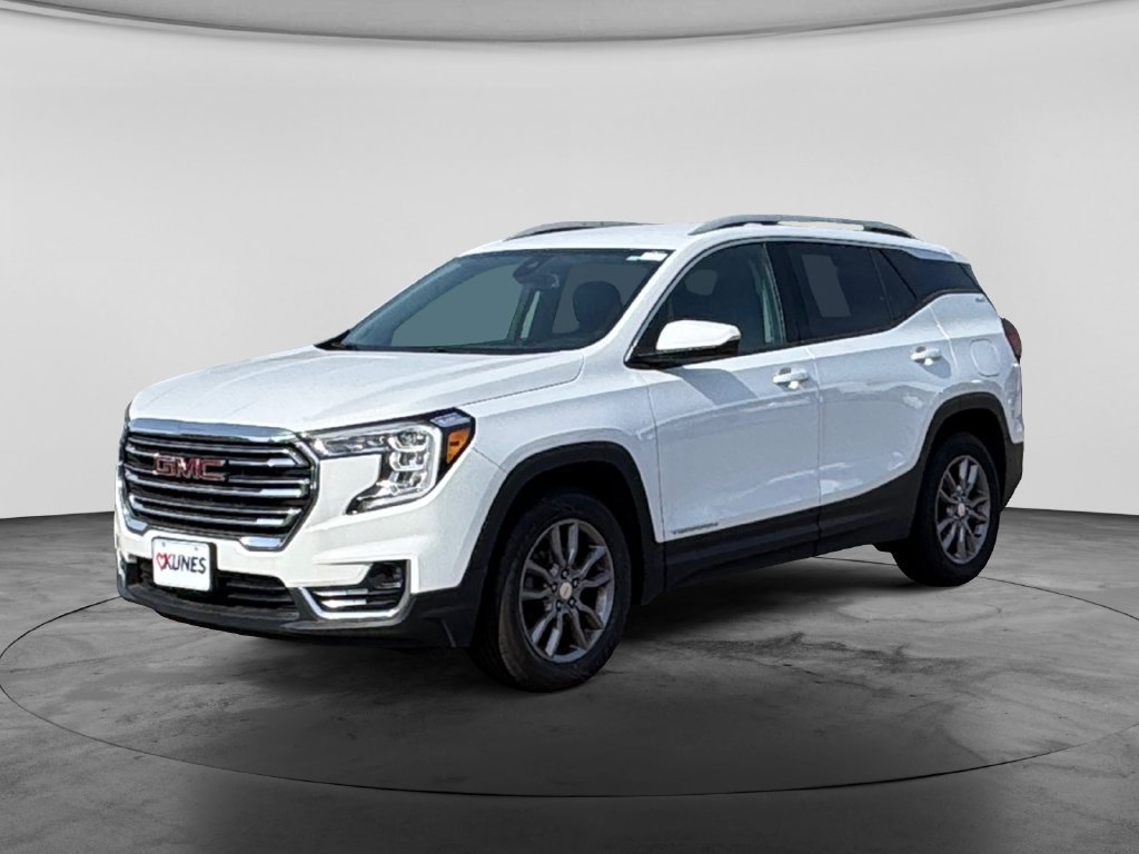 Used 2023 GMC Terrain SLT AWD/4WD image 3