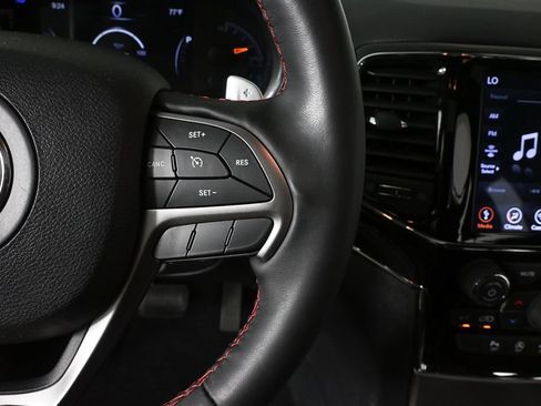 Used 2020 Jeep Grand Cherokee Trailhawk AWD/4WD image 11
