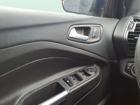 Used 2016 Ford Escape SE w/ Equipment Group 201A AWD/4WD image 14