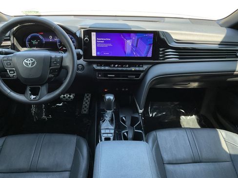 Used 2025 Toyota Camry XSE FWD image 10