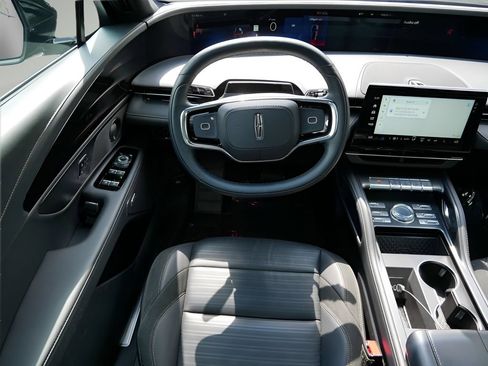 Used 2024 Lincoln Nautilus Reserve w/ Equipment Group 202A AWD/4WD image 13