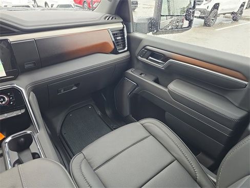 New 2025 GMC Sierra 2500 Denali w/ Denali Reserve Package image 14