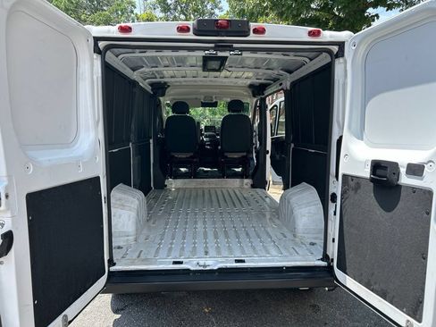 Used 2025 RAM ProMaster 2500 w/ Convenience Group FWD image 22