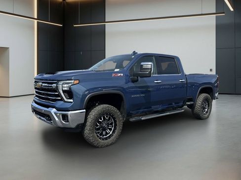 Used 2025 Chevrolet Silverado 3500 LTZ w/ LTZ Plus Package AWD/4WD image 1