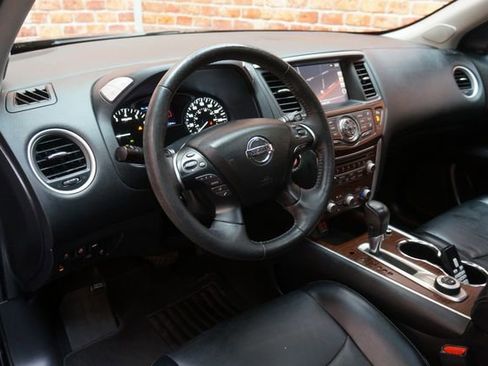 Used 2018 Nissan Pathfinder Platinum AWD/4WD image 9