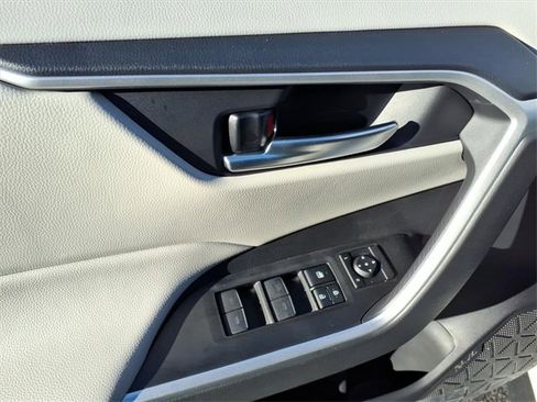 New 2025 Toyota RAV4 XLE w/ Convenience Package image 10
