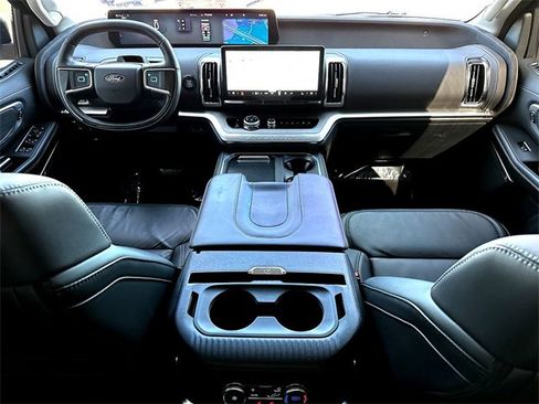 Used 2025 Ford Expedition Platinum w/ Driver's Package image 25