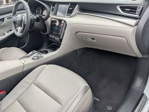 Used 2023 INFINITI QX50 Luxe FWD image 16