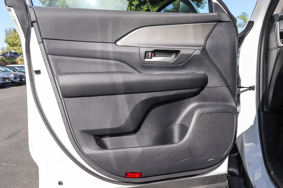 New 2026 Toyota Grand Highlander XLE FWD image 22