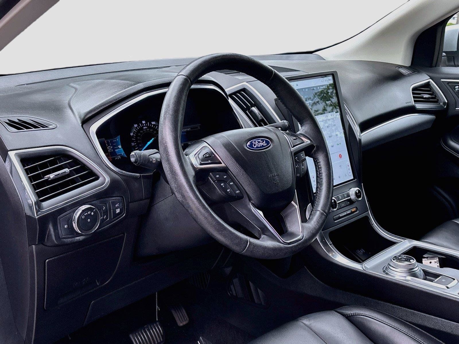 Used 2021 Ford Edge Titanium w/ Cargo Accessory Package FWD image 9