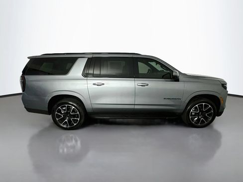 Used 2026 Chevrolet Suburban RST w/ Comfort Package AWD/4WD image 8