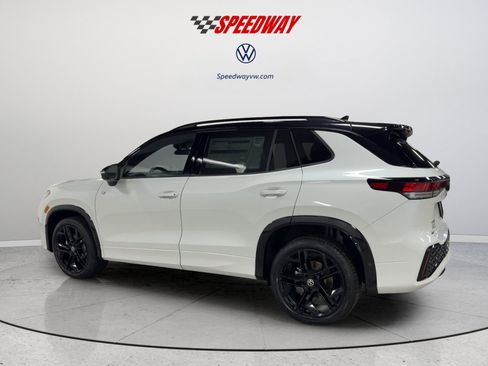New 2026 Volkswagen Tiguan SE R-Line AWD/4WD image 9