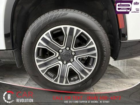 Used 2023 Jeep Wagoneer L Series II image 14