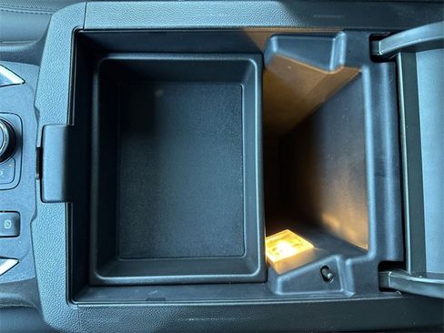 Used 2023 Chevrolet Traverse RS image 21