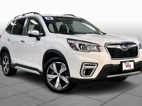 Used 2019 Subaru Forester Touring image 2