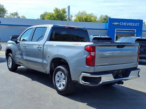 Used 2025 Chevrolet Silverado 1500 LT image 2