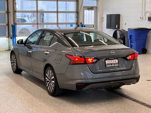 Used 2025 Nissan Altima 2.5 SV image 5