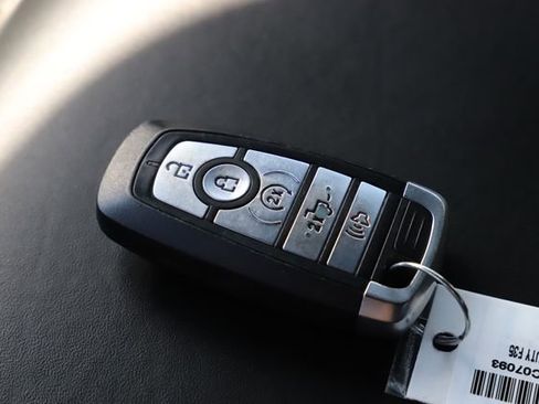 Used 2022 Ford F350 Platinum image 35