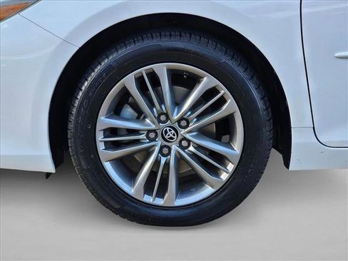 Used 2017 Toyota Camry SE image 23