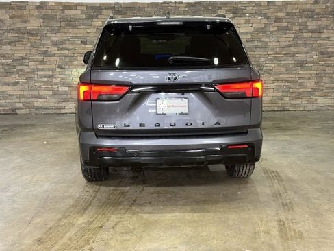 Used 2023 Toyota Sequoia Platinum image 8