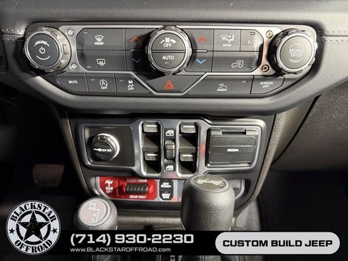 Used 2026 Jeep Wrangler Unlimited Rubicon AWD/4WD image 21
