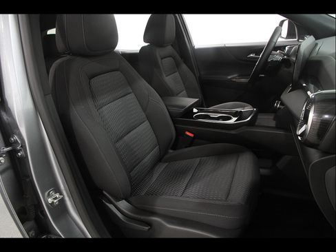 Used 2025 Chevrolet Equinox LT AWD/4WD image 16