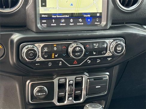 Used 2019 Jeep Wrangler Unlimited Sahara image 21