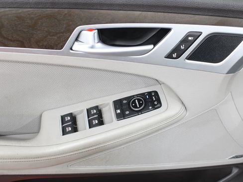 Used 2015 Hyundai Genesis 3.8 w/ Option Group 03 image 30