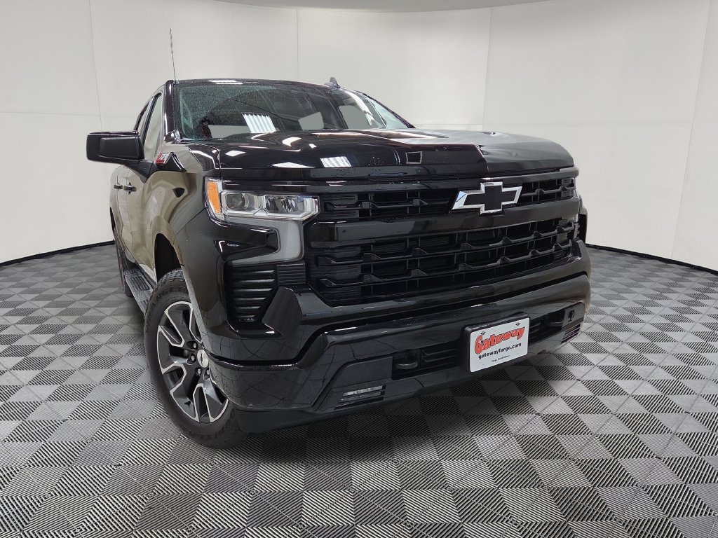 Used 2022 Chevrolet Silverado 1500 RST w/ Z71 Off-Road Package AWD/4WD image 2
