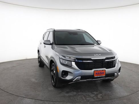 Used 2025 Kia Seltos S image 3