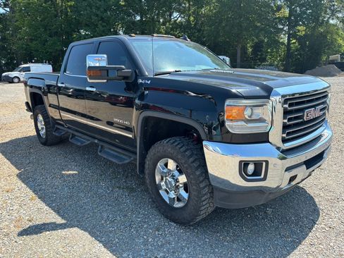 Used 2016 GMC Sierra 2500 SLT w/ Duramax Plus Package AWD/4WD image 6